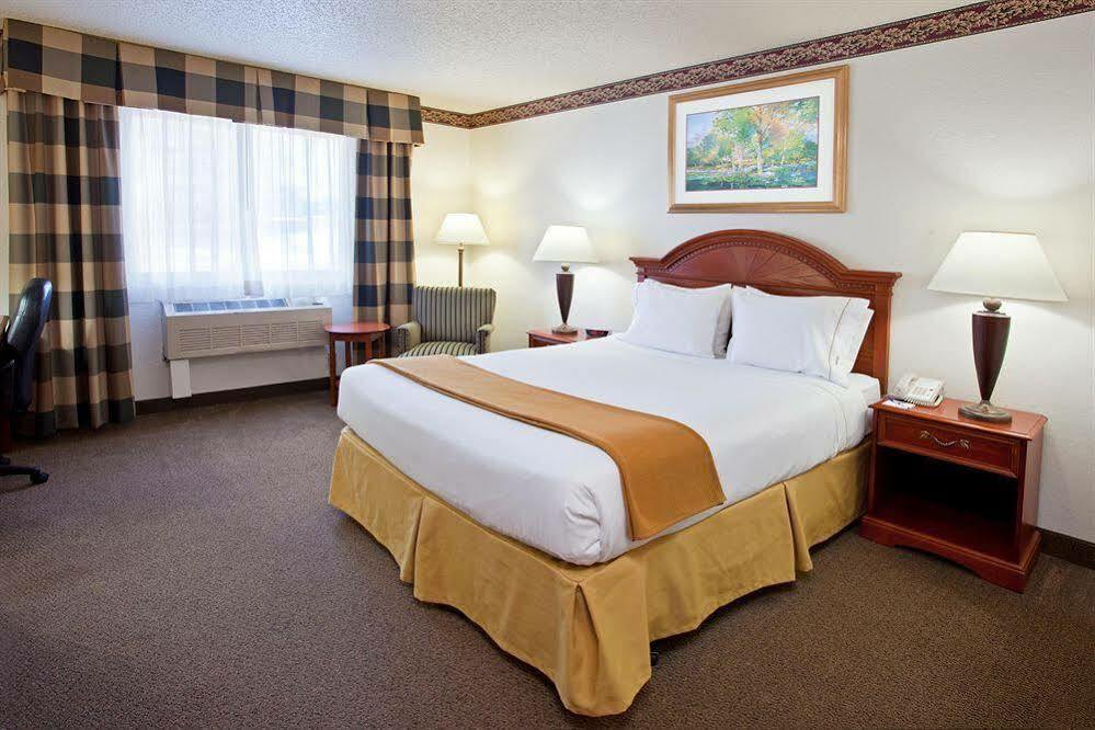 Holiday Inn Express & Suites Johnstown By Ihg Exteriör bild